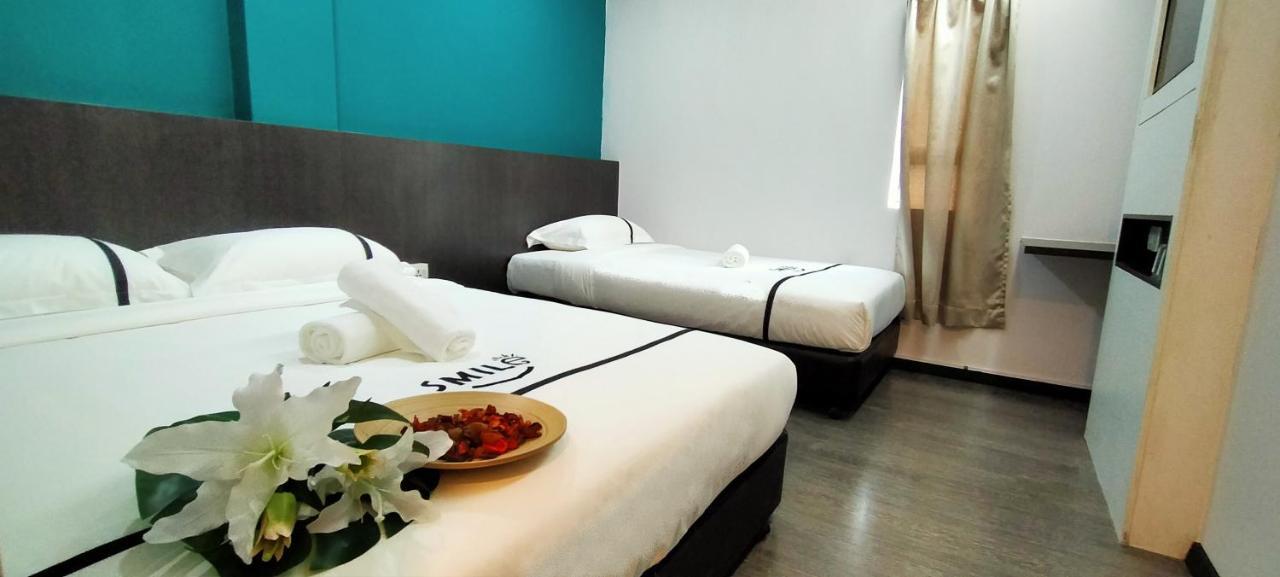 Smile Hotel Petaling Jaya Ss2 Exterior photo
